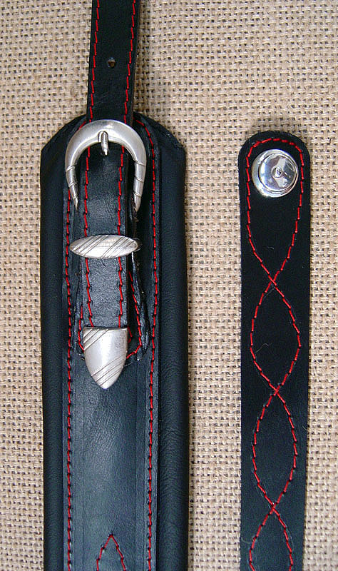 Gitarrengurt Blankleder bestickt