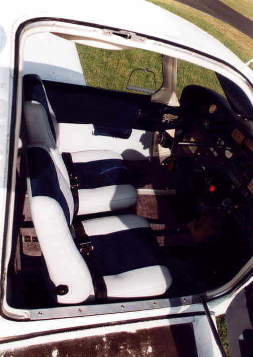 Piper PA 28 Cadet Copilotensitz