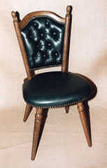 Leder - Polsterstuhl fuer ein Jagdzimmer