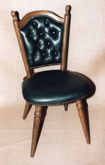 Leder - Polsterstuhl fuer ein Jagdzimmer