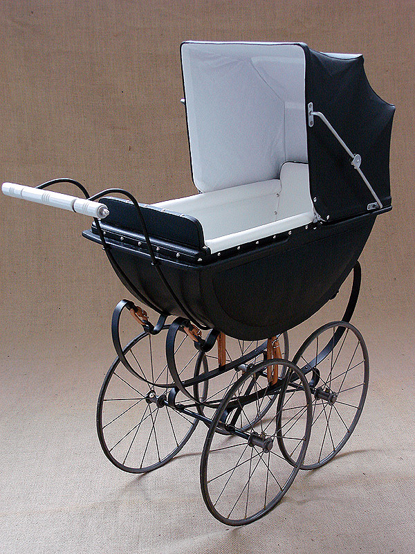 Frankonia Puppenwagen um 1900