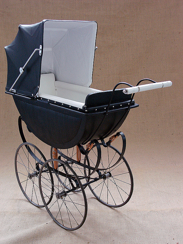 Frankonia Puppenwagen um 1900