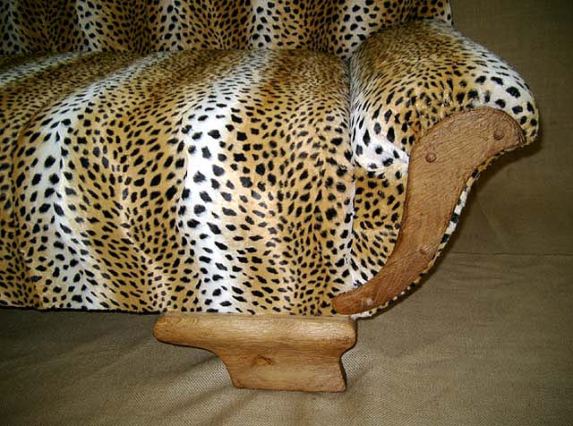 Chaiselongue aus den 30igern in Tieroptik (Serval)